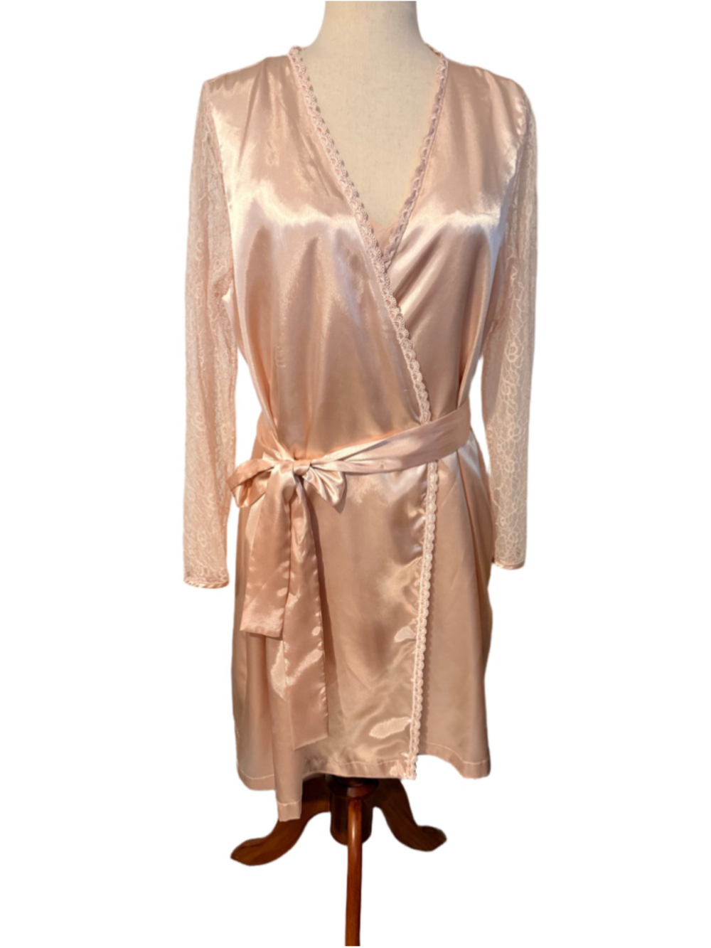Morgan Taylor two-piece lingerie set sz med. Rose and lace